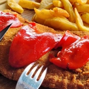 Cachopo Asturiano con Patatas Restaurante la Esquina del Val Alcalá de Henares